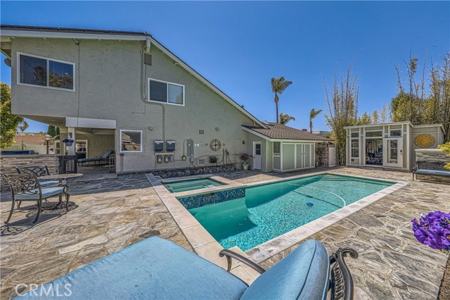 Detail Gallery Image 5 of 48 For 4048 Mistral Dr, Huntington Beach,  CA 92649 - 4 Beds | 2/1 Baths