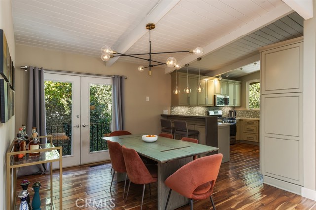 Detail Gallery Image 9 of 60 For 11922 Sunshine Ter, Studio City,  CA 91604 - 3 Beds | 2 Baths
