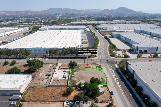 781 S Valley View Avenue, San Bernardino CA: https://media.crmls.org/medias/1f888f76-457c-403a-ab45-9289d89b61a0.jpg