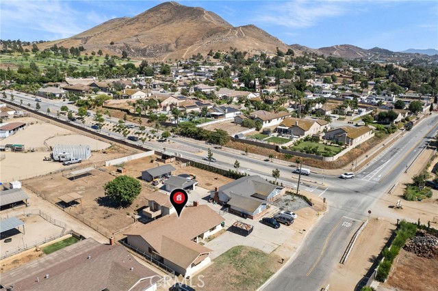 4949 California Avenue, Norco CA: https://media.crmls.org/medias/1f88ab97-acbc-4b2c-b90d-ffb08b184dfb.jpg