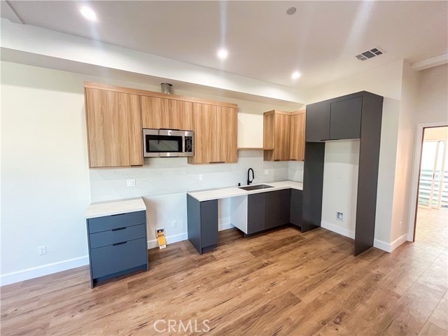Detail Gallery Image 3 of 39 For 1816 2 S Hauser Bld, Los Angeles,  CA 90019 - 3 Beds | 3/1 Baths