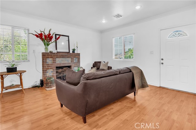 Detail Gallery Image 8 of 39 For 829 N Avenue 53, Los Angeles,  CA 90042 - 2 Beds | 2 Baths