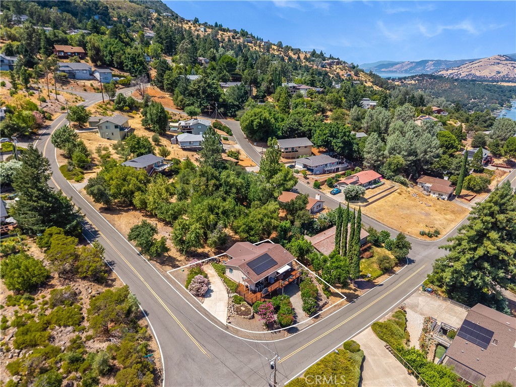 https://media.crmls.org/medias/1f8b8015-a279-4859-ad68-81c9803dd85d.jpg?preset=X-Large