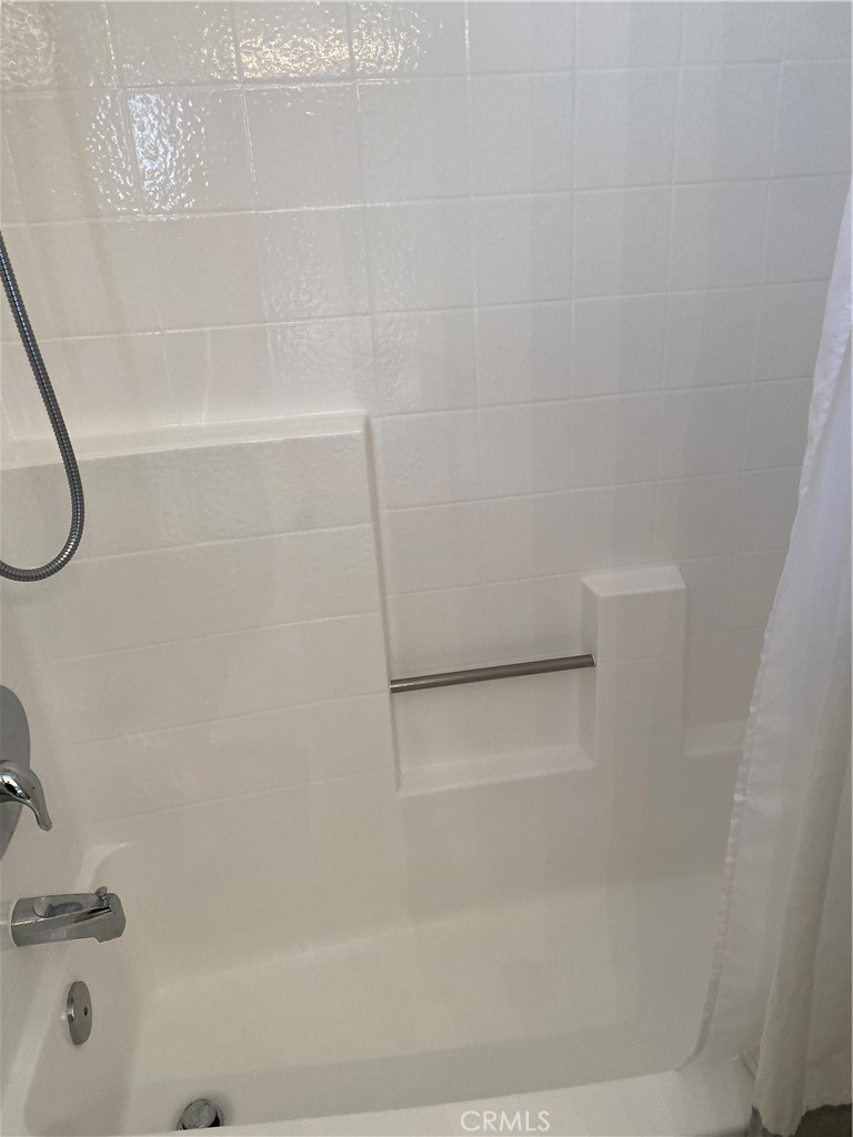 https://media.crmls.org/medias/1f8be176-0586-4caa-895d-423552d10ce0.jpg?preset=X-Large