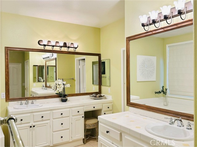 Detail Gallery Image 14 of 23 For 39358 Silver Oak Cir, Murrieta,  CA 92563 - 3 Beds | 2 Baths