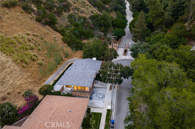 325 N Madison Avenue, Monrovia CA: https://media.crmls.org/medias/1f8c69f6-0af9-4b7e-a0d9-2eee8181426d.jpg