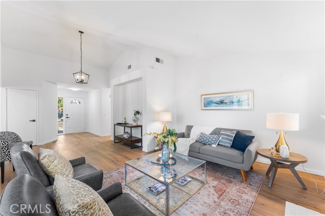 Detail Gallery Image 9 of 46 For 3519 Jupiter Ave, Palmdale,  CA 93550 - 4 Beds | 2 Baths