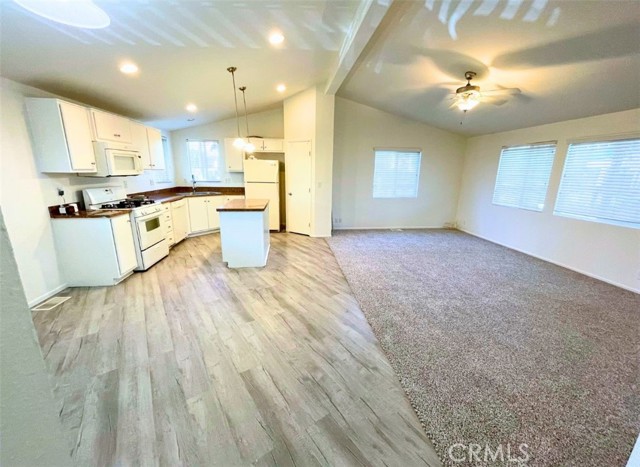 Detail Gallery Image 5 of 18 For 2205 W Acacia Ave #6,  Hemet,  CA 92545 - 3 Beds | 2 Baths