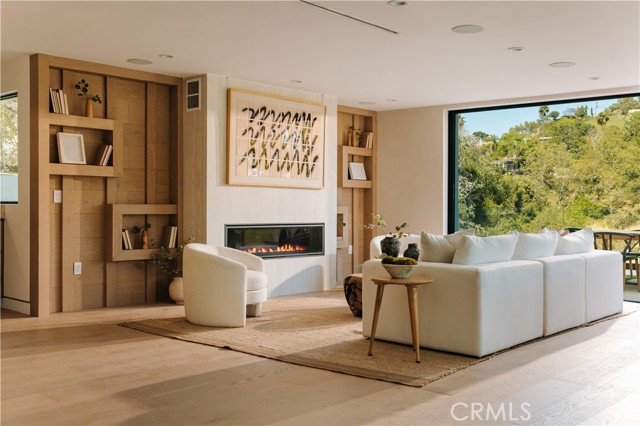 2608 Zorada Drive, Los Angeles CA: https://media.crmls.org/medias/1f8e4c92-cea1-4098-b7e5-1fe193528b7c.jpg