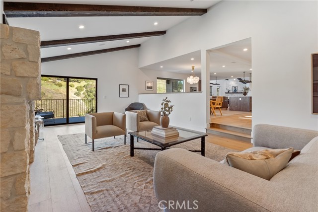 Detail Gallery Image 28 of 61 For 3250 Coldwater Canyon Ave, Studio City,  CA 91604 - 4 Beds | 4 Baths