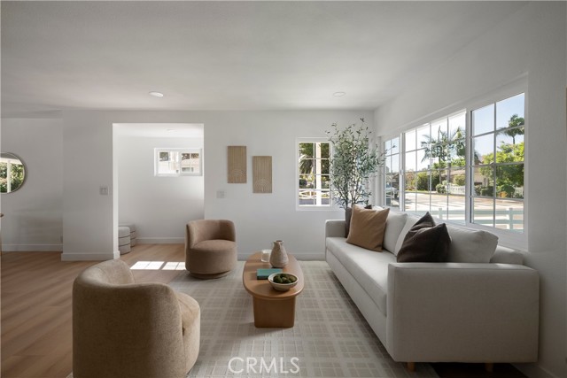 3 Bed Home for Sale in Hawthorne, California