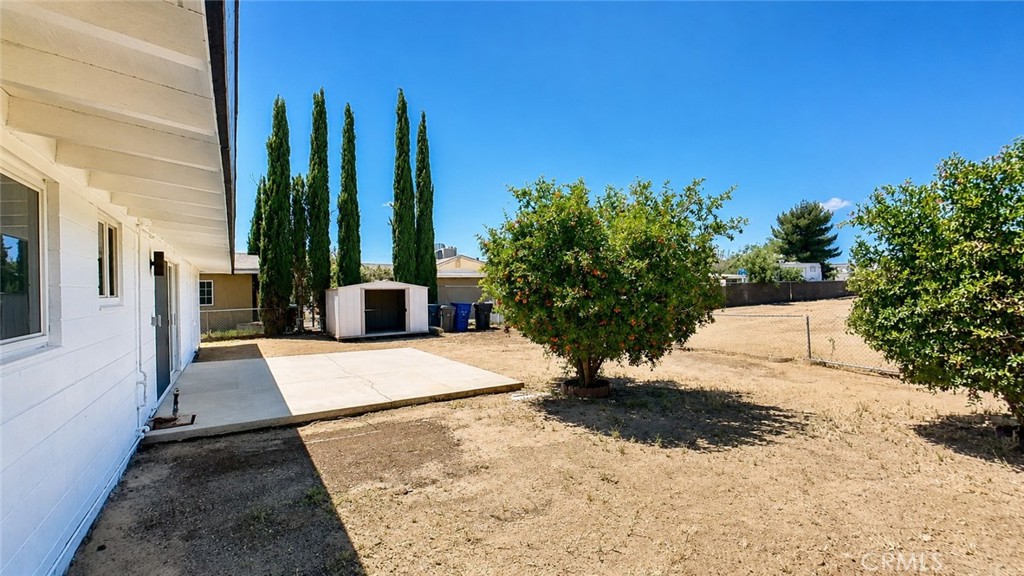 https://media.crmls.org/medias/1f8f467c-1d30-4691-ae64-cdb489c29cd0.jpg?preset=X-Large