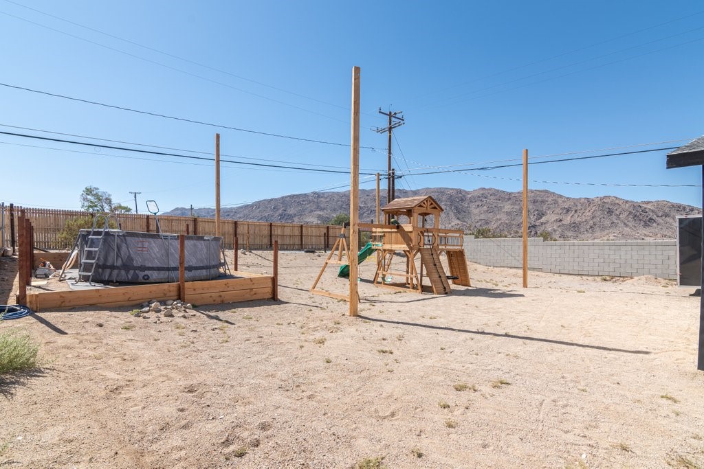 Detail Gallery Image 17 of 21 For 74555 Sunrise Dr, Twentynine Palms,  CA 92277 - 3 Beds | 2 Baths