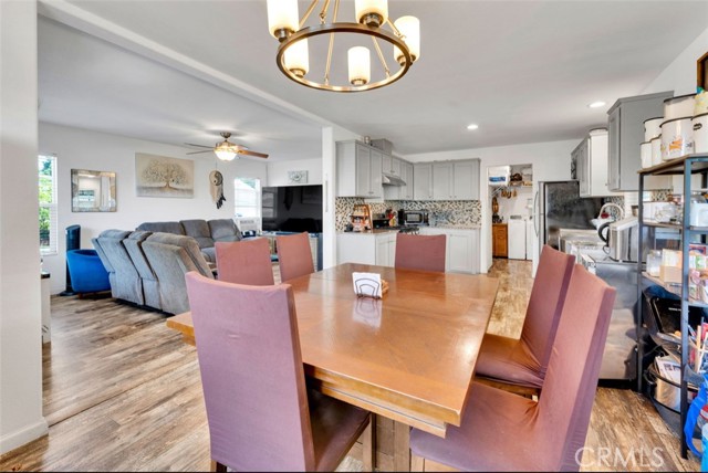 Detail Gallery Image 4 of 22 For 12700 Elliott Ave #219,  El Monte,  CA 91732 - 3 Beds | 2 Baths