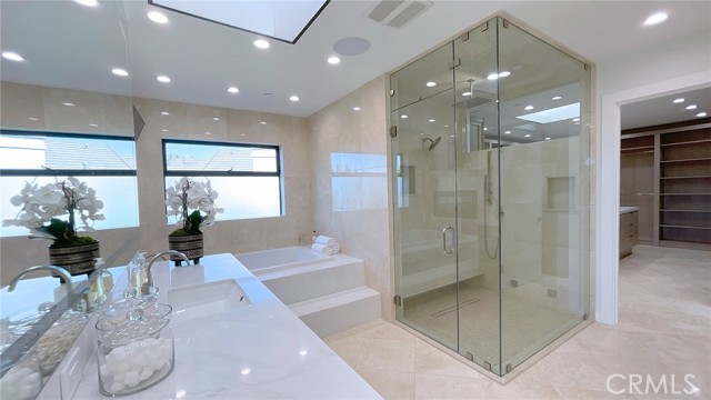 Detail Gallery Image 15 of 40 For 1187 Piedra Morada Dr, Pacific Palisades,  CA 90272 - 6 Beds | 6/1 Baths