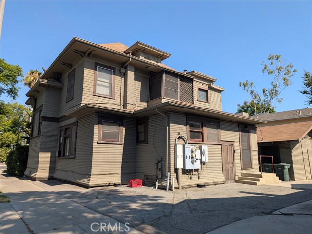 Detail Gallery Image 9 of 11 For 325 S Los Robles Ave, Pasadena,  CA 91101 - – Beds | – Baths