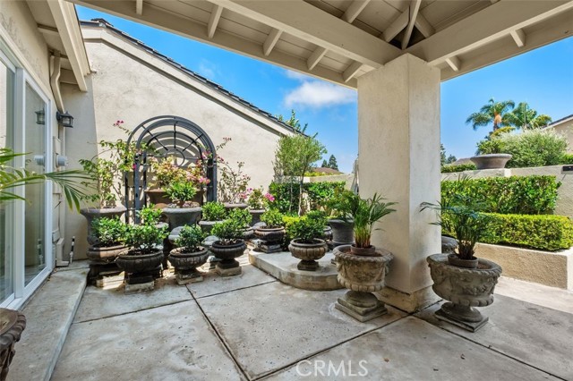 Detail Gallery Image 5 of 43 For 5 Rue Marseille, Newport Beach,  CA 92660 - 3 Beds | 2/1 Baths