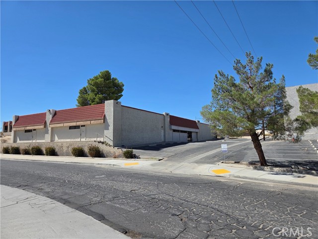 Image 2 of 16 For 16534 Victor Street