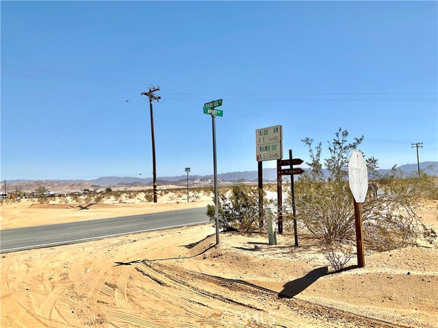 76421 Amboy Road, Twentynine Palms, California 92277, ,Commercial Sale,For Sale,76421 Amboy Road,CRJT23161153