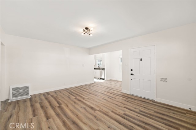 Image 7 of 47 For 2155 Euclid Avenue