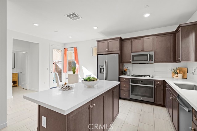 Detail Gallery Image 16 of 58 For 2301 Raspberry Ct, Upland,  CA 91786 - 3 Beds | 2/1 Baths