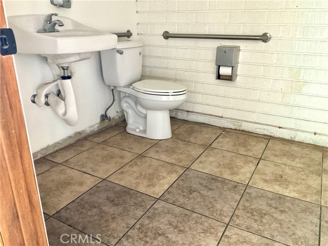 6767 Adobe Road, Twentynine Palms, California 92277, ,Commercial Sale,For Sale,6767 Adobe Road,CRJT23161730