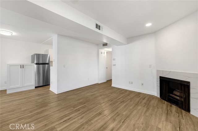 Detail Gallery Image 16 of 22 For 4406 Cahuenga Bld, Toluca Lake,  CA 91602 - – Beds | – Baths