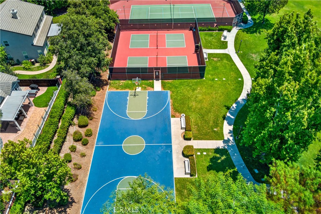 https://media.crmls.org/medias/1f94e74d-2979-4700-ae4a-1a6566bce095.jpg?preset=X-Large
