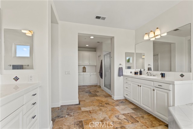 Detail Gallery Image 32 of 66 For 380 Highland Oaks Ct, Fallbrook,  CA 92028 - 5 Beds | 4/1 Baths