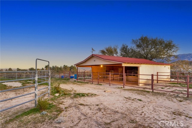 Detail Gallery Image 64 of 75 For 31024 Rabbit Springs Rd, Lucerne Valley,  CA 92356 - 4 Beds | 5 Baths