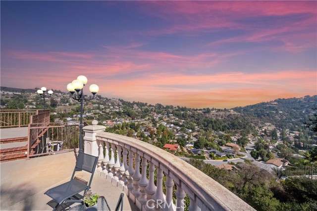 Detail Gallery Image 3 of 55 For 1934 Erin Way, Glendale,  CA 91206 - 5 Beds | 4/1 Baths