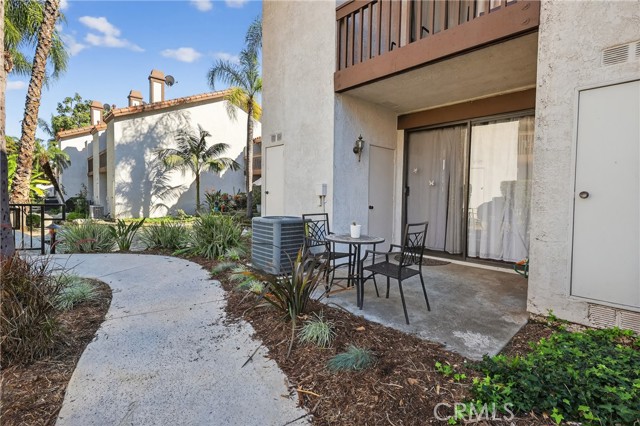 Detail Gallery Image 18 of 40 For 304 Molokai, Placentia,  CA 92870 - 2 Beds | 2/1 Baths