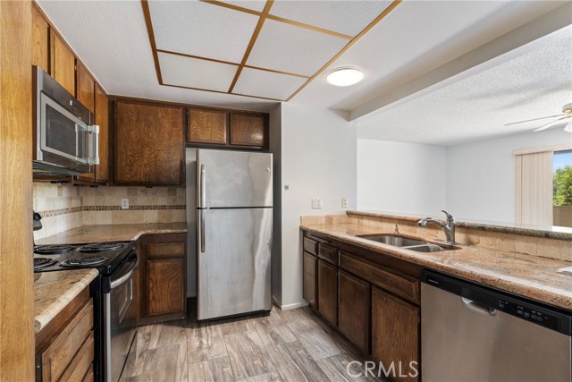 Detail Gallery Image 16 of 42 For 13624 La Jolla Cir #F,  La Mirada,  CA 90638 - 2 Beds | 2 Baths