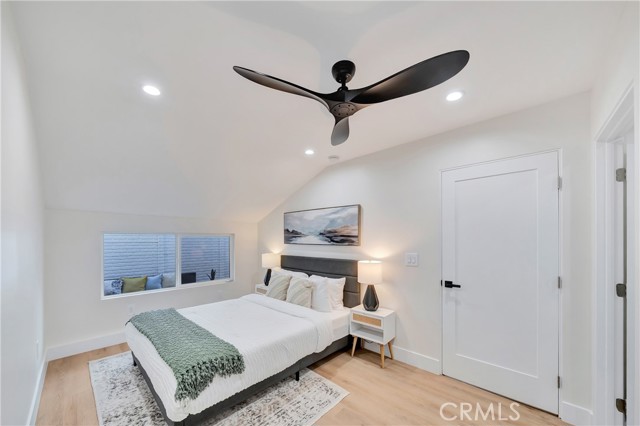20742 Lull Street, Winnetka CA: https://media.crmls.org/medias/1f974352-a7df-47ec-a81b-2a7406e4ee75.jpg