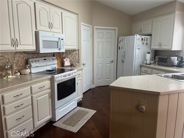 Detail Gallery Image 7 of 38 For 23961 via Pamilla, Murrieta,  CA 92562 - 2 Beds | 2 Baths