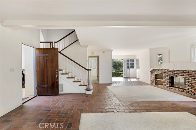 Detail Gallery Image 1 of 27 For 270 Moss St, Laguna Beach,  CA 92651 - 5 Beds | 4 Baths