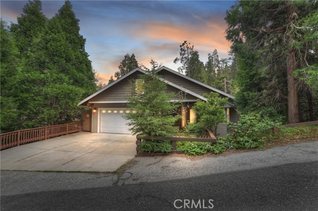 24586 Horst Drive, Crestline CA: https://media.crmls.org/medias/1f9828d1-8e46-495c-9026-27c8bdc3271e.jpg