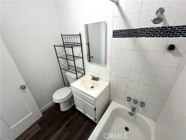 1702 W 60th Street, Los Angeles CA: https://media.crmls.org/medias/1f98cc75-d654-4ab9-a712-19627e56bf95.jpg