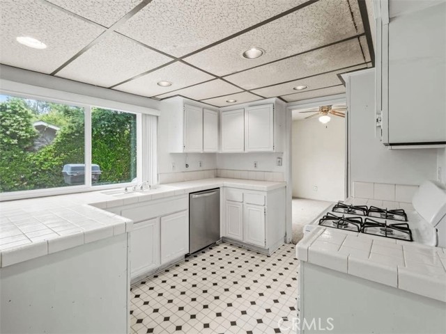 25582 Old Course Way, Valencia CA: https://media.crmls.org/medias/1f9928ea-51aa-4750-85af-13296b01e4be.jpg