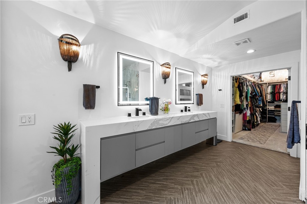 MLS #OC25238020 image #42