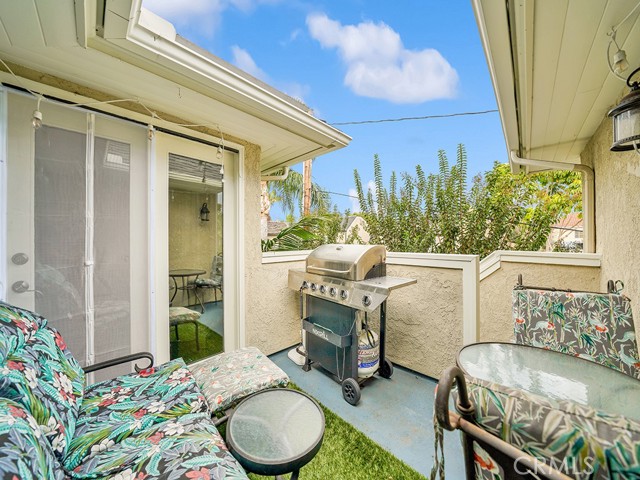 Detail Gallery Image 25 of 29 For 2463 Irvine Ave #B2,  Costa Mesa,  CA 92627 - 3 Beds | 2 Baths