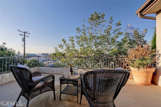720 10th Street, Hermosa Beach, California 90254, 4 Bedrooms Bedrooms, ,3 BathroomsBathrooms,Residential,Sold,10th,SB21226543