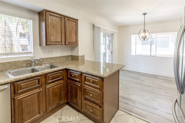 550 E Santa Anita Avenue, Burbank CA: https://media.crmls.org/medias/1f9b9159-ca70-4ace-bcc5-37485f8d0b37.jpg