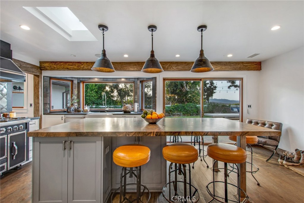 1f9c408b 2969 4636 A1e0 A83a37b681e8