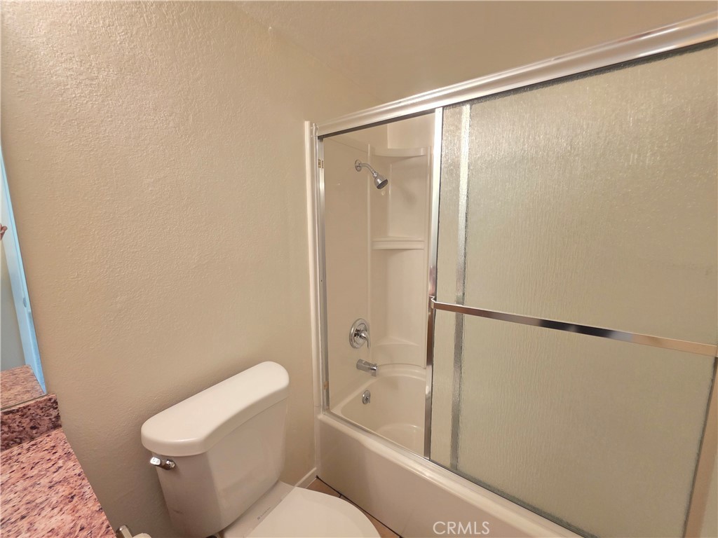 https://media.crmls.org/medias/1f9d7094-3053-4602-b306-0657f8a0b975.jpg?preset=X-Large