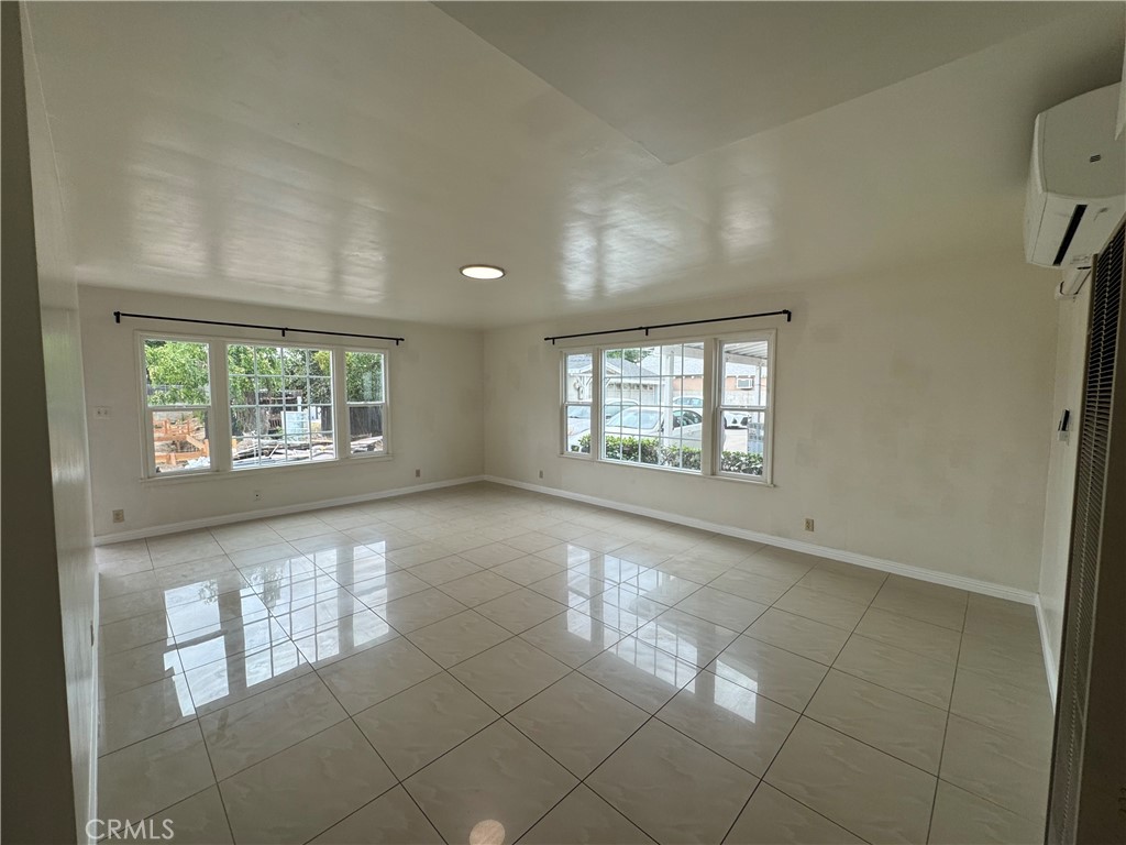 MLS #WS25256970 image #6