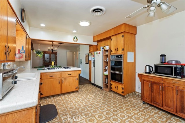 Detail Gallery Image 18 of 26 For 17043 Randall Ave, Fontana,  CA 92335 - 3 Beds | 2 Baths
