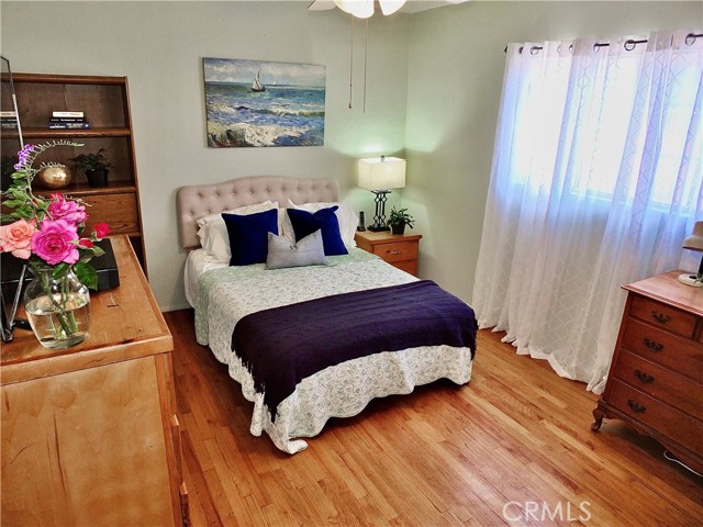 4306 Hackett Avenue, Lakewood CA: https://media.crmls.org/medias/1f9ec304-eff6-48cc-8a99-2ce7ef256a3f.jpg