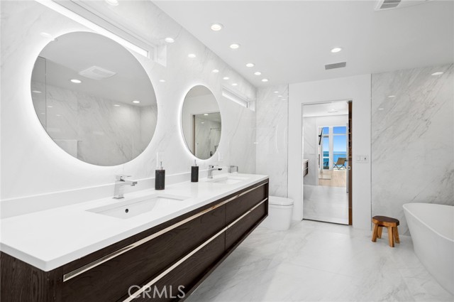 Detail Gallery Image 17 of 35 For 1061 Skyline Dr, Laguna Beach,  CA 92651 - 4 Beds | 2/2 Baths