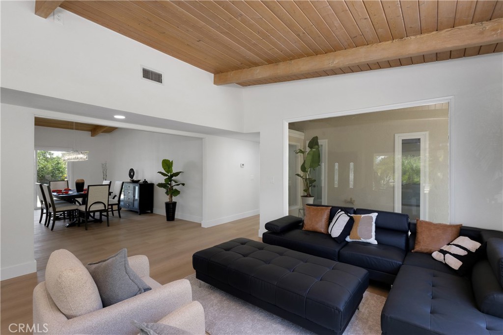 1f9f17b7 C304 4516 A227 5815e5ffe548